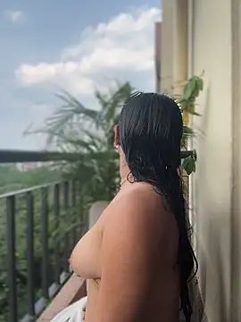 Pretty Isadora online show from 03.25.26