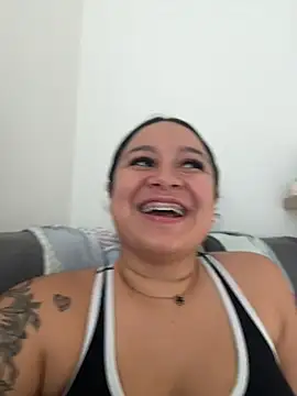 Pretty Isadora online show from 05.28.26
