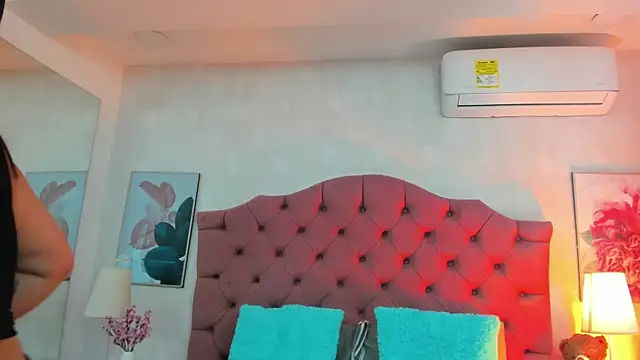 ThyaraJhons online show from 04.08.26