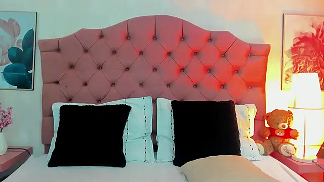 ThyaraJhons online show from 04.10.26