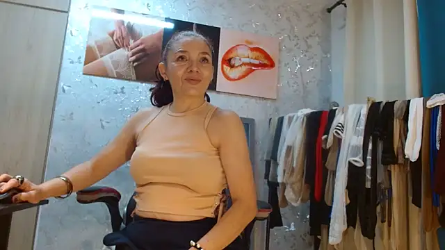 Samantabrown  online show from 04.10.26