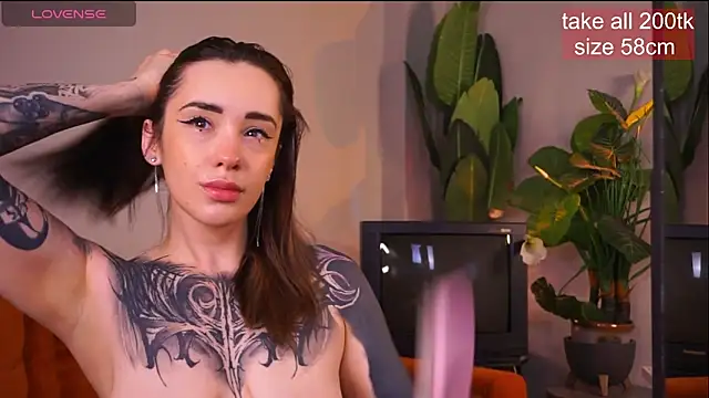 Snapshot of EvaCanton chatting on 05.07.26 EvaCanton online show from 05.07.26