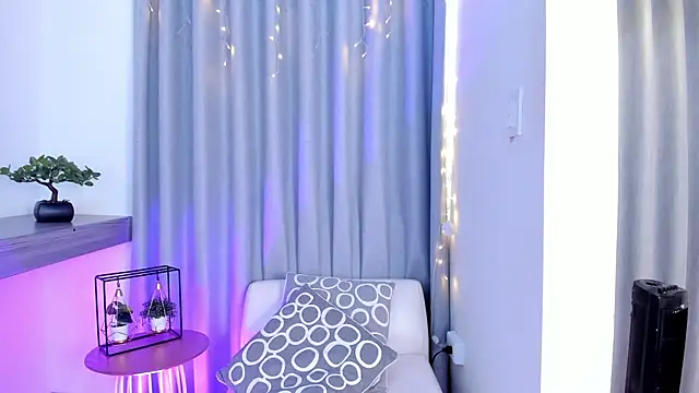 Lucyortiz  online show from 01.04.25