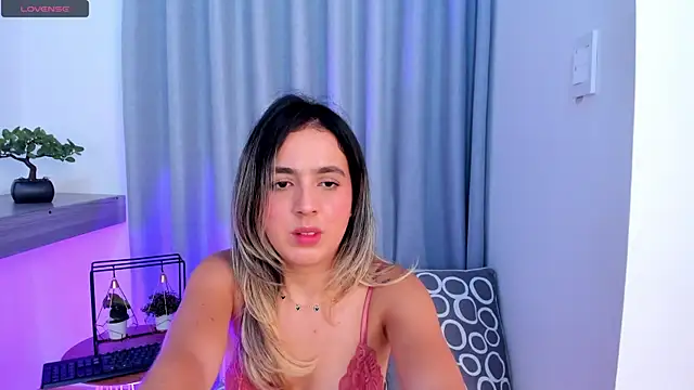 Lucyortiz  online show from 01.17.25