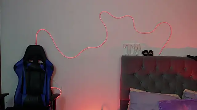 tay ler3 online show from 02.13.25