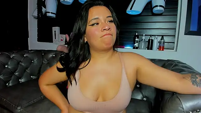 Snapshot of Amy_hoy69 chatting on 11.22.25 Amy hoy69 online show from 11.22.25