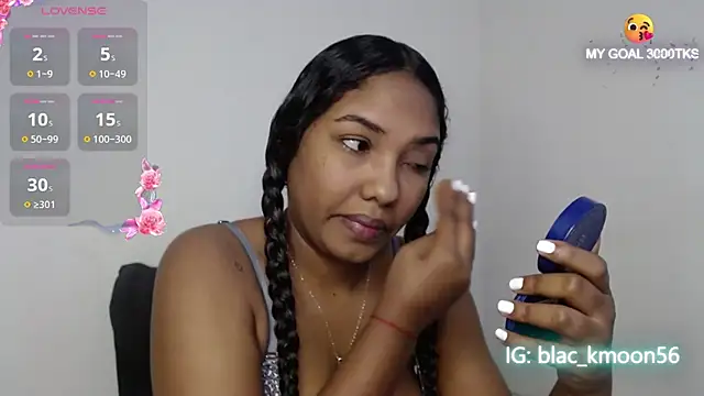 Snapshot of Blackmoon_23 chatting on 09.17.25 Blackmoon 23 online show from 09.17.25