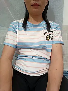 Snapshot of Asian_girl13 chatting on 03.25.26 Asian girl13 online show from 03.25.26