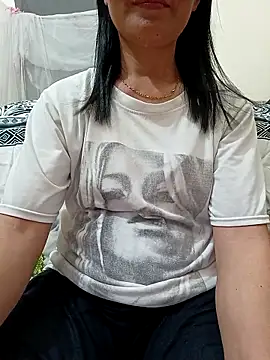 Snapshot of Asian_girl13 chatting on 04.07.26 Asian girl13 online show from 04.07.26