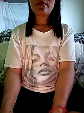 Snapshot of Asian_girl13 chatting on 04.08.26 Asian girl13 online show from 04.08.26