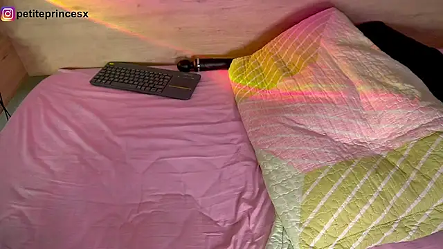 petitevictoria online show from 02.06.25