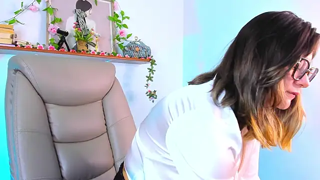 Chanelll Taylorr  online show from 03.06.26