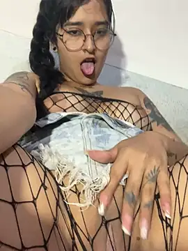 Snapshot of ZTahya chatting on 02.13.25 ZTahya online show from 02.13.25