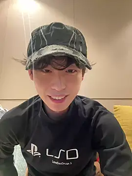 Snapshot of 1a1a1alll chatting on 02.10.25 1a1a1alll online show from 02.10.25