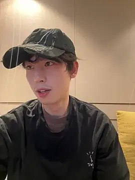 Snapshot of 1a1a1alll chatting on 02.11.25 1a1a1alll online show from 02.11.25