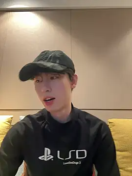 Snapshot of 1a1a1alll chatting on 02.25.25 1a1a1alll online show from 02.25.25