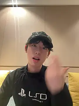 Snapshot of 1a1a1alll chatting on 03.04.25 1a1a1alll online show from 03.04.25