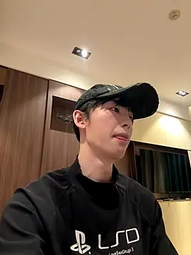 Snapshot of 1a1a1alll chatting on 09.25.25 1a1a1alll online show from 09.25.25