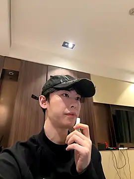 Snapshot of 1a1a1alll chatting on 10.13.25 1a1a1alll online show from 10.13.25