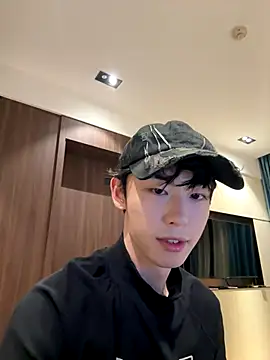 Snapshot of 1a1a1alll chatting on 10.15.25 1a1a1alll online show from 10.15.25