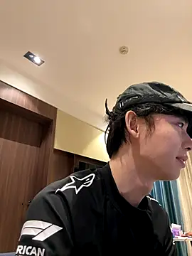 Snapshot of 1a1a1alll chatting on 11.11.25 1a1a1alll online show from 11.11.25