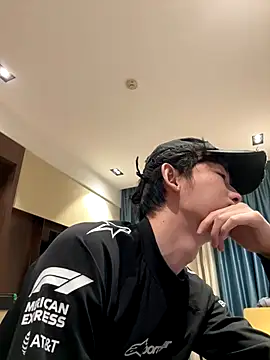 Snapshot of 1a1a1alll chatting on 11.26.25 1a1a1alll online show from 11.26.25