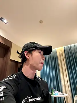 Snapshot of 1a1a1alll chatting on 11.27.25 1a1a1alll online show from 11.27.25