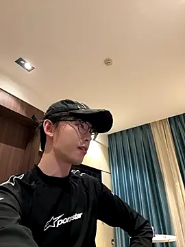 Snapshot of 1a1a1alll chatting on 12.04.25 1a1a1alll online show from 12.04.25