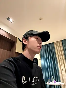 Snapshot of 1a1a1alll chatting on 12.15.25 1a1a1alll online show from 12.15.25