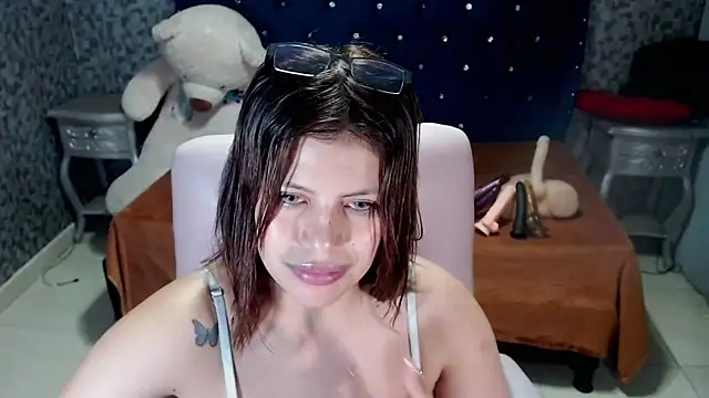 CurvyJulieth online show from 01.14.25