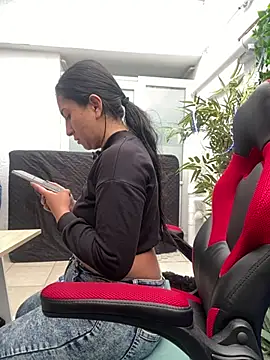 Snapshot of luna_asss chatting on 02.20.25 luna asss online show from 02.20.25