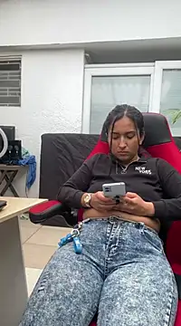 Snapshot of luna_asss chatting on 02.21.25 luna asss online show from 02.21.25