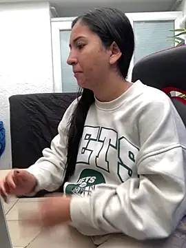 Snapshot of luna_asss chatting on 02.22.25 luna asss online show from 02.22.25