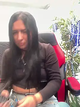 Snapshot of luna_asss chatting on 02.26.25 luna asss online show from 02.26.25