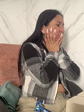 Snapshot of luna_asss chatting on 03.21.25 luna asss online show from 03.21.25