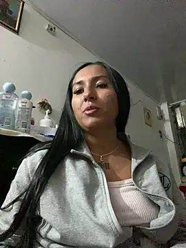 Snapshot of luna_asss chatting on 05.25.26 luna asss online show from 05.25.26