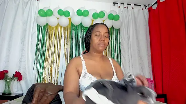 Snapshot of AmbarthSmiith2 chatting on 03.22.25 AmbarthSmiith2 online show from 03.22.25