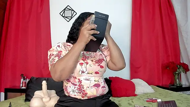 Snapshot of AmbarthSmiith2 chatting on 09.16.25 AmbarthSmiith2 online show from 09.16.25