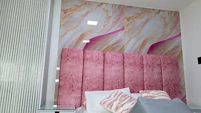 kendal rossi online show from 02.13.26