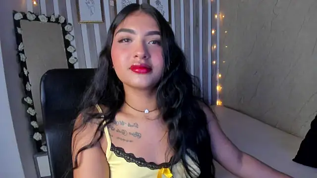 Snapshot of sabrinahimss chatting on 03.18.25 sabrinahimss online show from 03.18.25