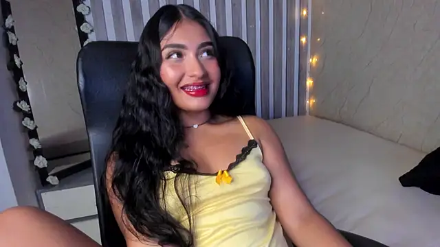 Snapshot of sabrinahimss chatting on 03.19.25 sabrinahimss online show from 03.19.25