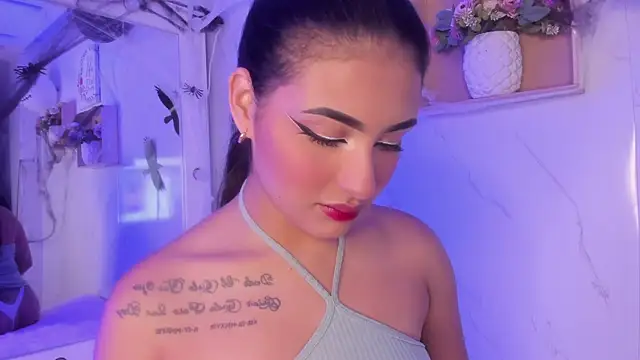 Snapshot of sabrinahimss chatting on 10.19.25 sabrinahimss online show from 10.19.25