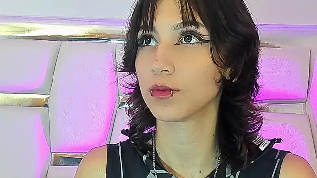 Naomi-Haruno online show from 02.11.25