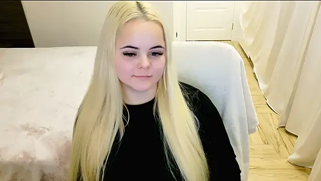 lovely-eyes online show from 12.20.24