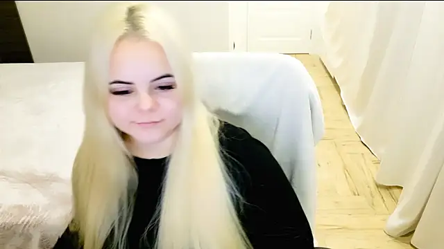 lovely-eyes online show from 12.21.24