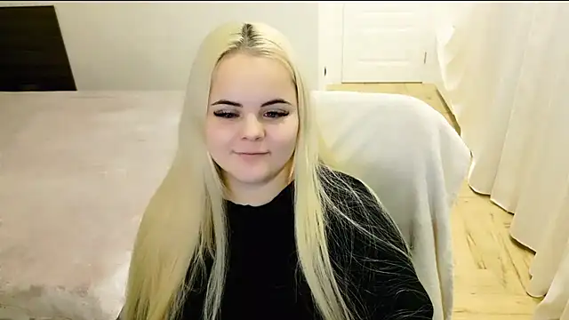 lovely-eyes online show from 12.31.24