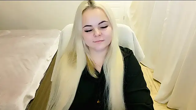 lovely-eyes online show from 01.05.25