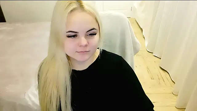 lovely-eyes online show from 01.25.25