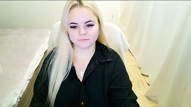 lovely-eyes online show from 02.12.25