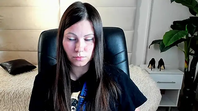 Dana  dom online show from 10.24.25